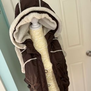 Nori cream colored Sherpa lined vest, M, Brown